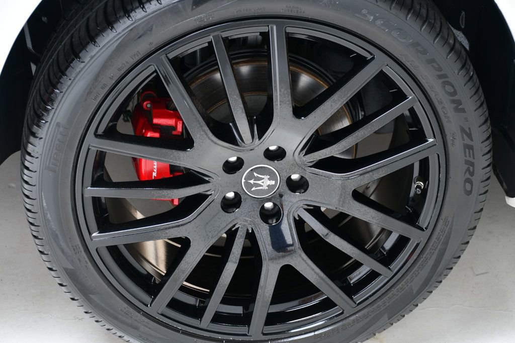 Used 2020 Maserati Levante GranSport image 21