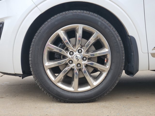 Used 2018 Kia Sorento SX image 11