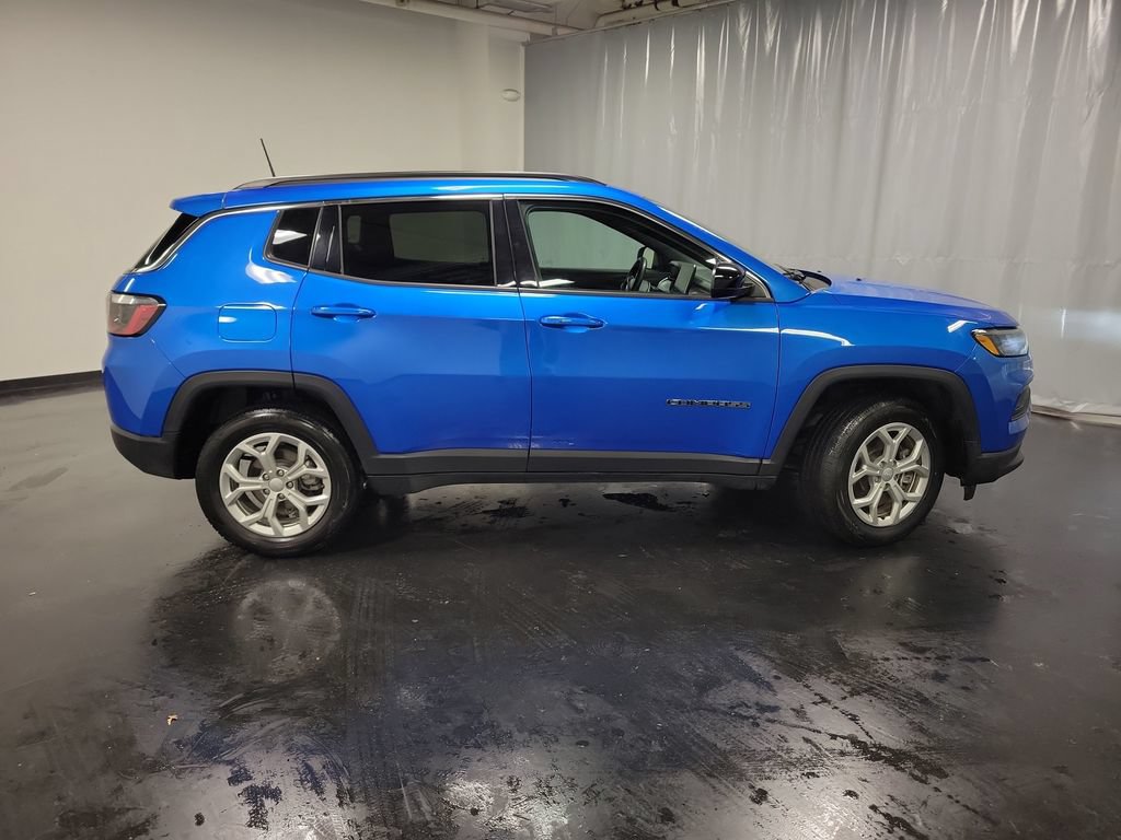 Used 2024 Jeep Compass Latitude AWD/4WD image 9