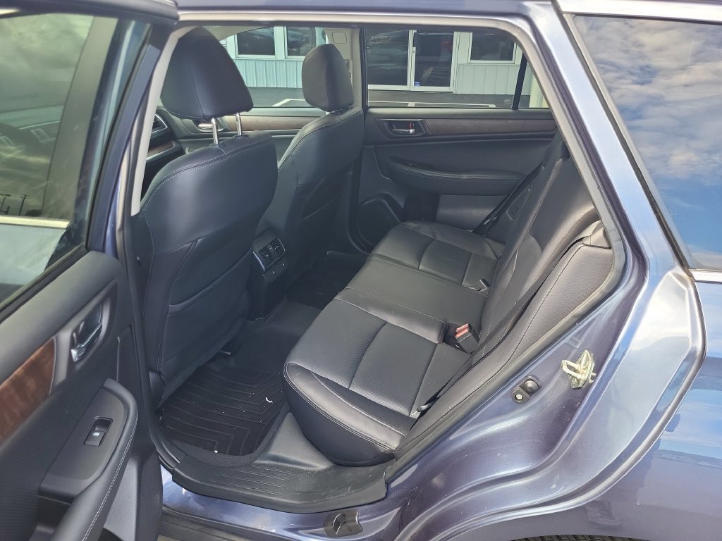 Used 2017 Subaru Outback 3.6R Limited AWD/4WD image 9