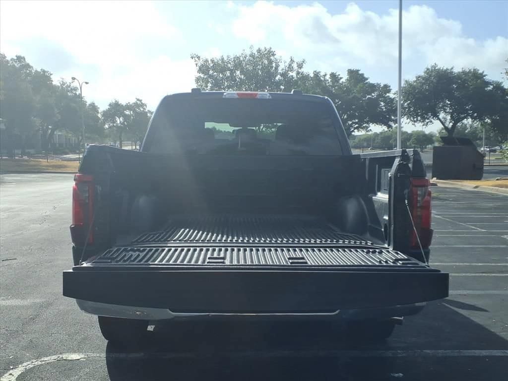 Used 2025 Ford F150 XLT w/ Equipment Group 301A Standard RWD image 16