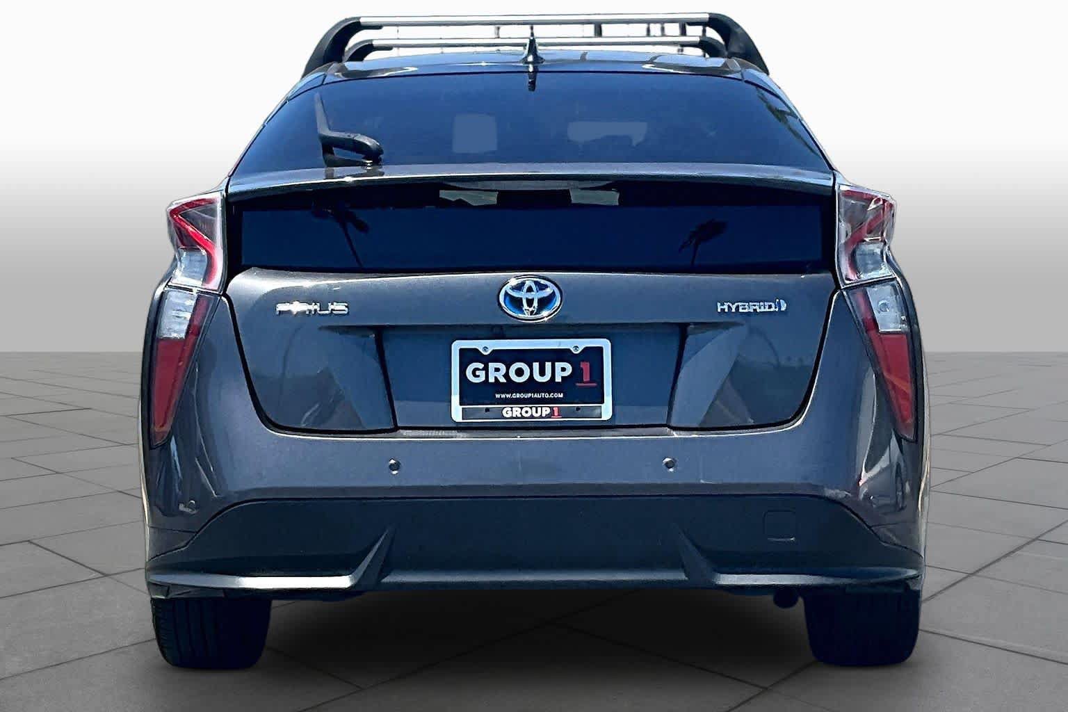 Used 2017 Toyota Prius Three Touring FWD image 4