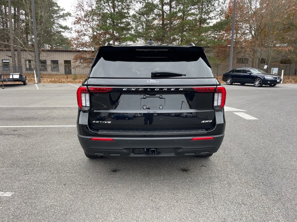 Used 2025 Ford Explorer Active image 6
