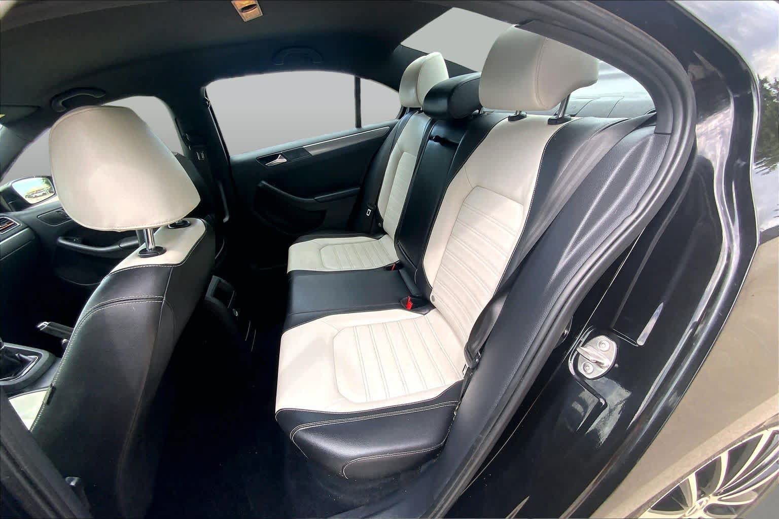 Used 2016 Volkswagen Jetta Sport FWD image 20