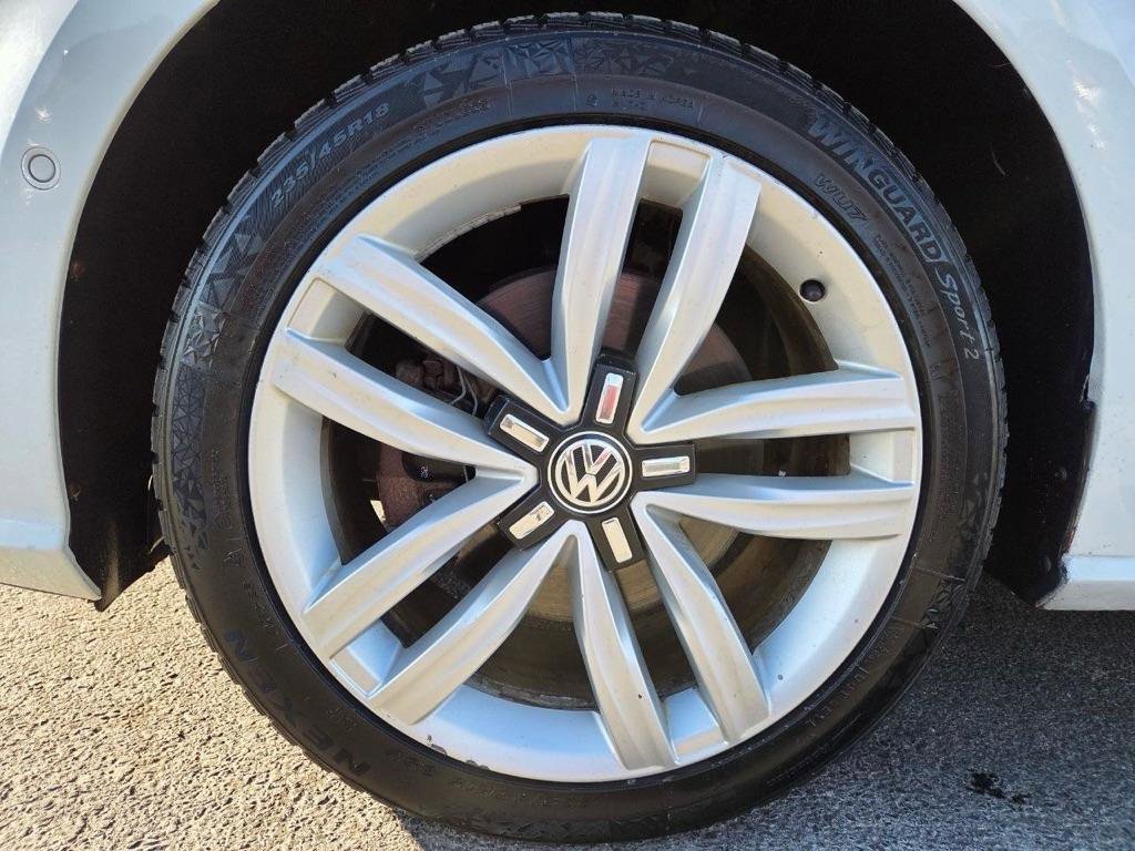 Used 2017 Volkswagen Passat 1.8T SEL Premium FWD image 31