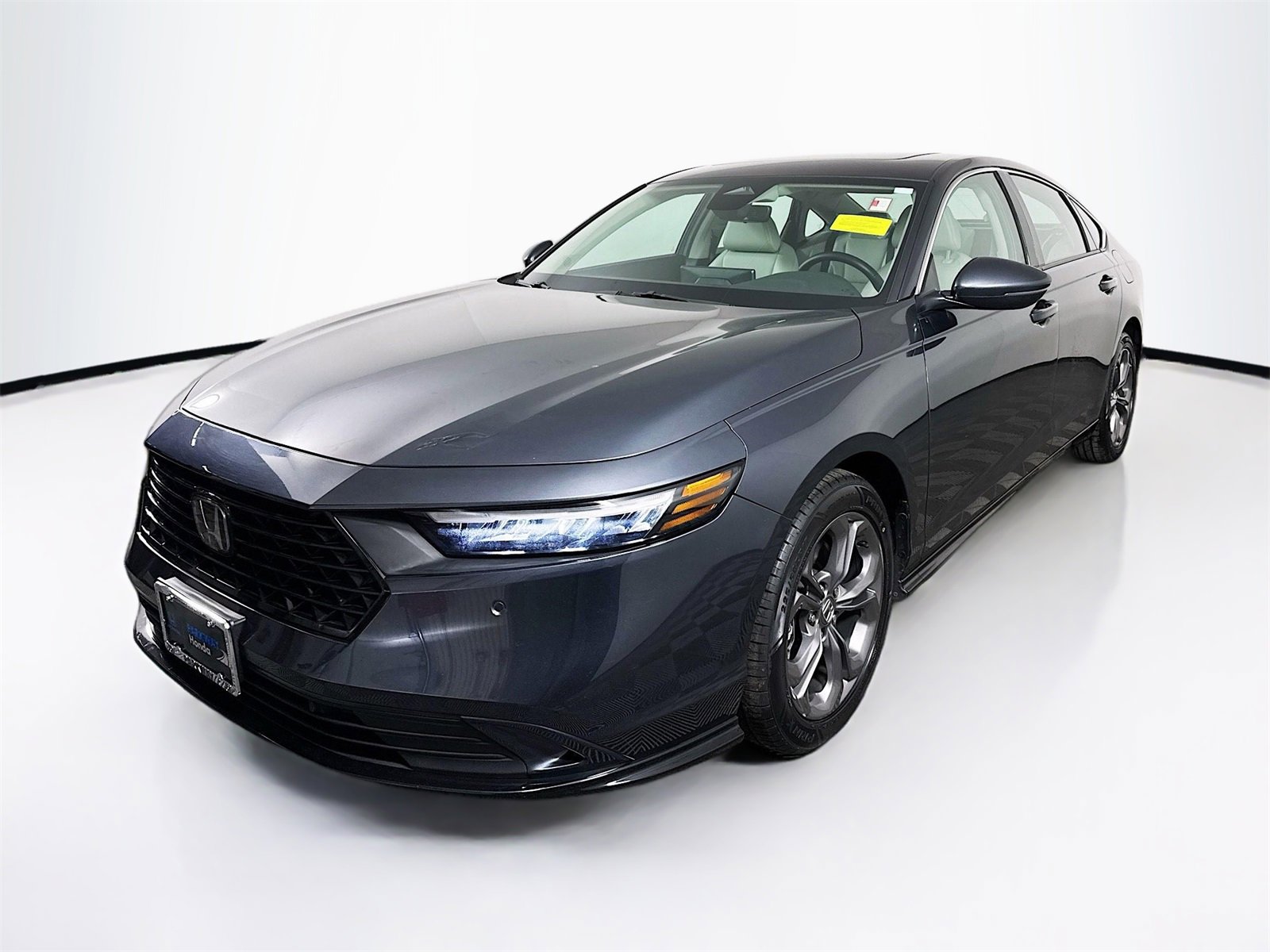 Used 2023 Honda Accord EX-L image 3