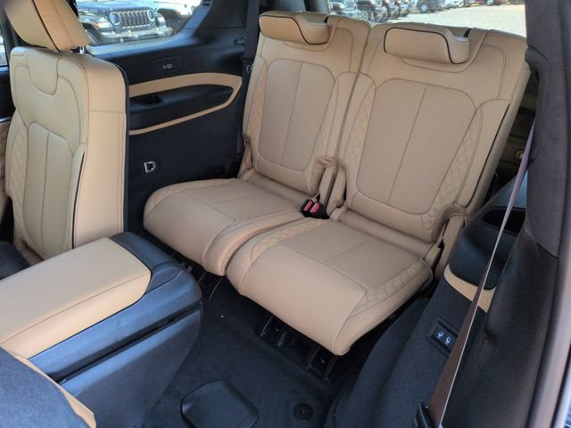 New 2026 Jeep Grand Cherokee L Summit w/ Obsidian Package AWD/4WD image 31