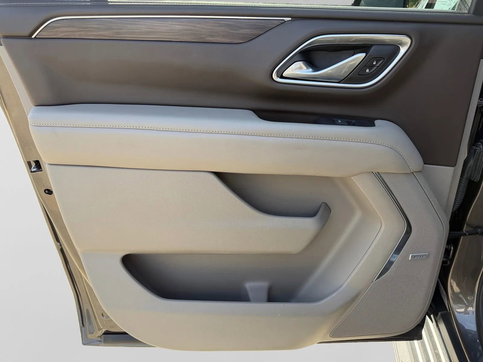 Used 2021 Chevrolet Suburban LT w/ Rear Media and Nav Package RWD image 26