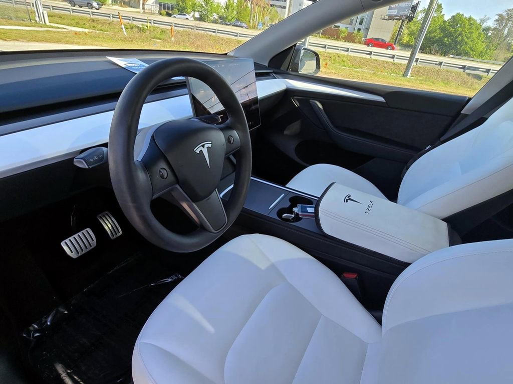 Used 2023 Tesla Model Y Long Range image 25