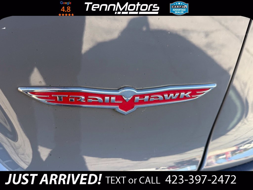 Used 2019 Jeep Cherokee Trailhawk AWD/4WD image 15