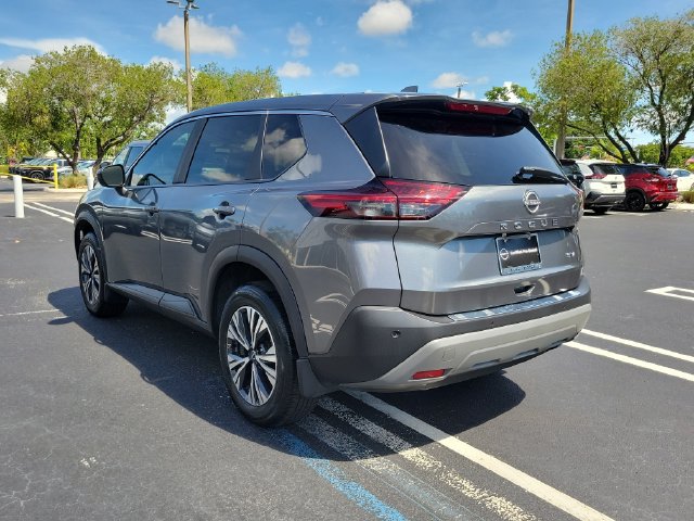 Used 2023 Nissan Rogue SV FWD image 6