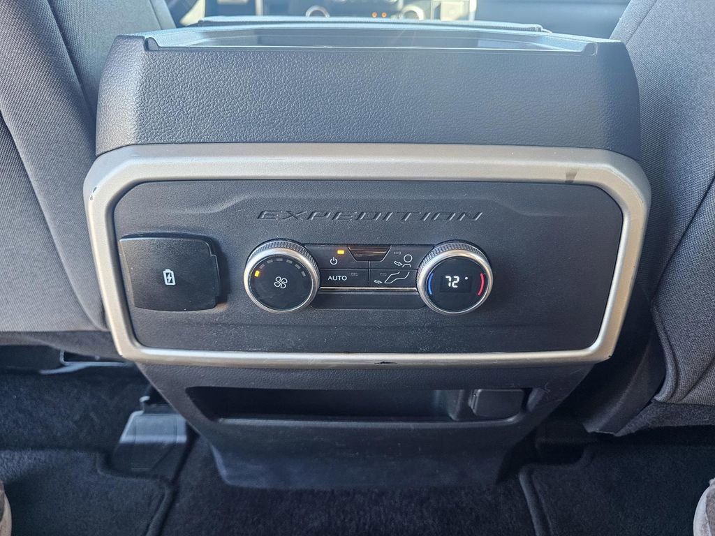 Used 2022 Ford Expedition XLT image 28