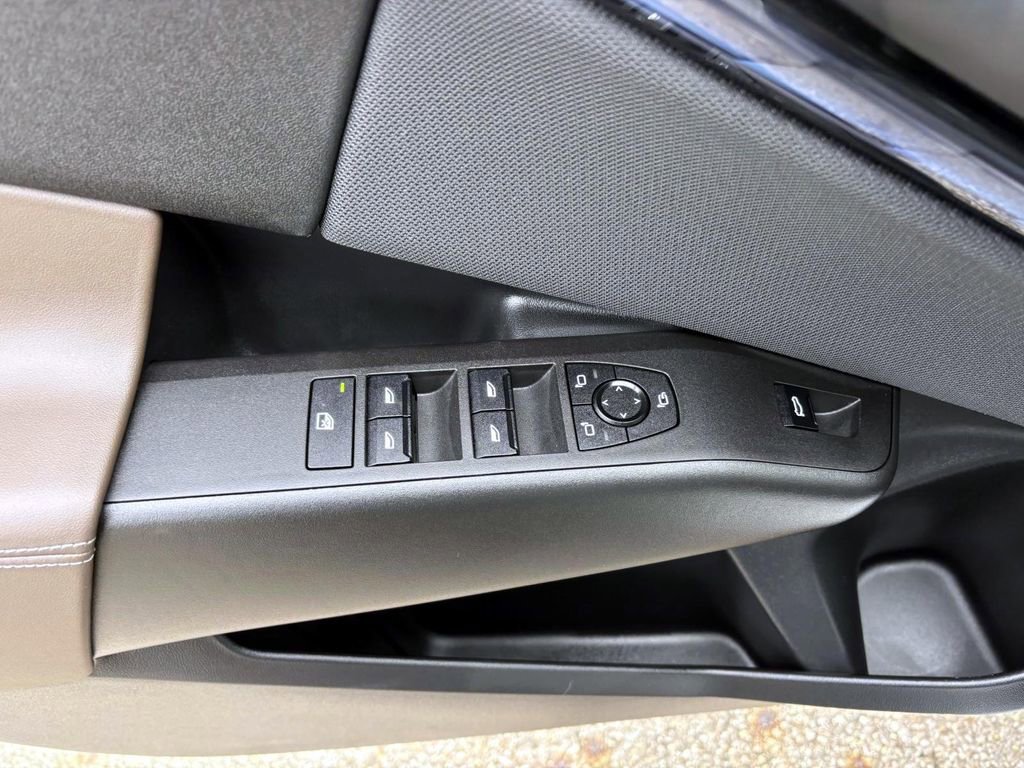 Certified 2025 BMW X3 xDrive30i w/ M Sport Package image 13