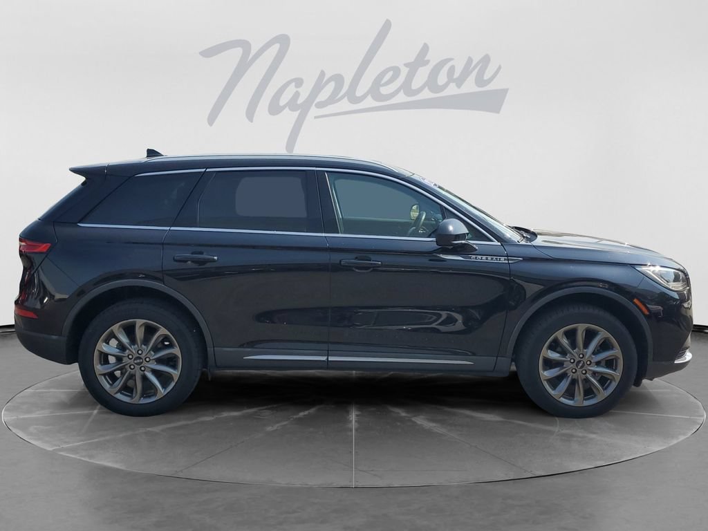 Used 2022 Lincoln Corsair AWD w/ Premium Package image 9