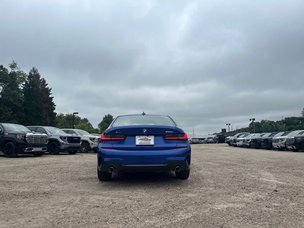 Used 2022 BMW 330i xDrive Sedan w/ M Sport Package AWD/4WD image 9