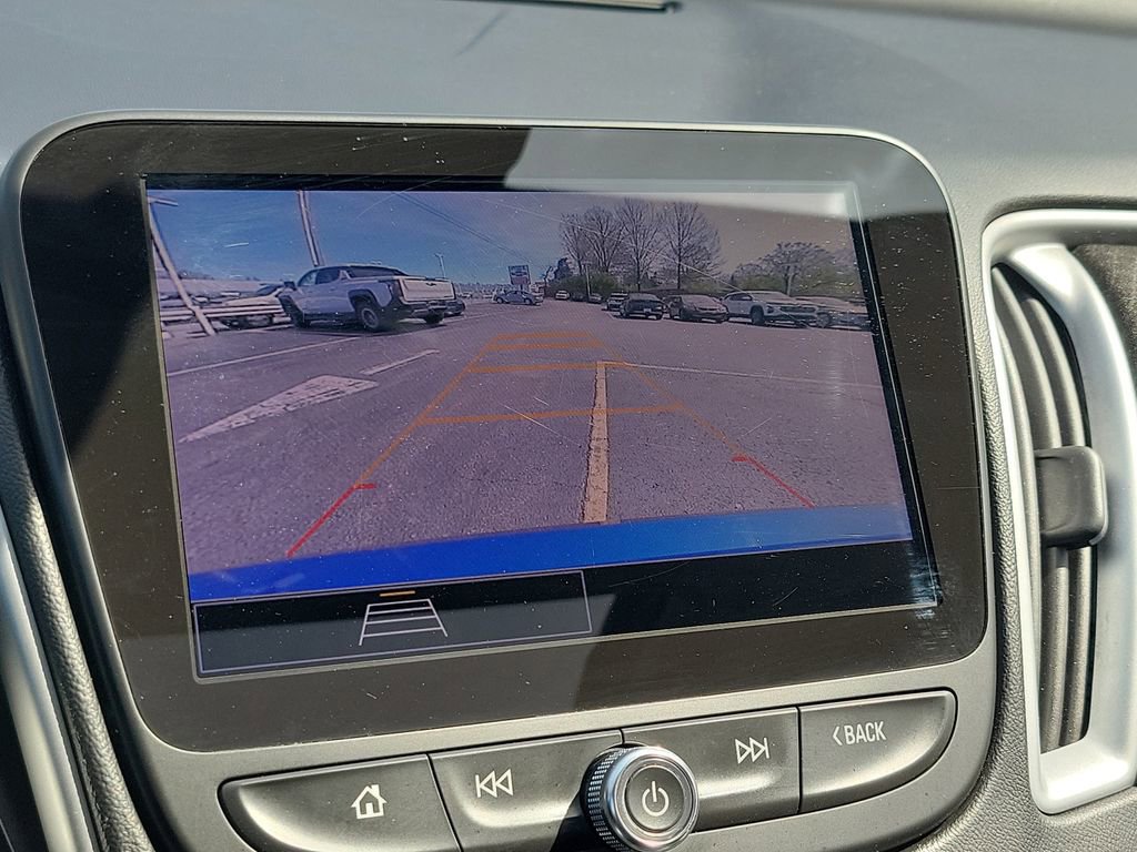 Used 2023 Chevrolet Malibu LT FWD image 30