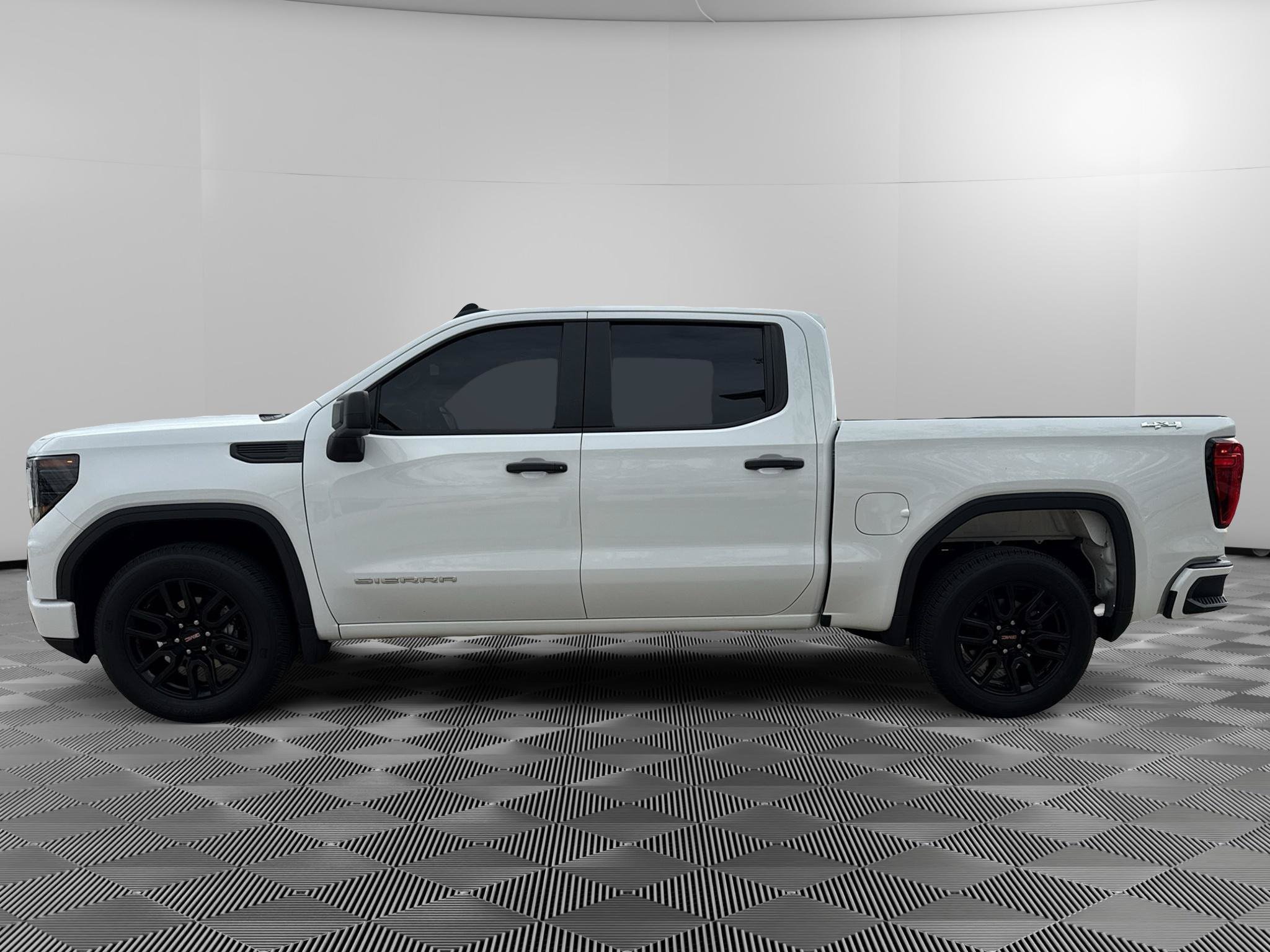 Used 2024 GMC Sierra 1500 Pro w/ Graphite Edition AWD/4WD image 2