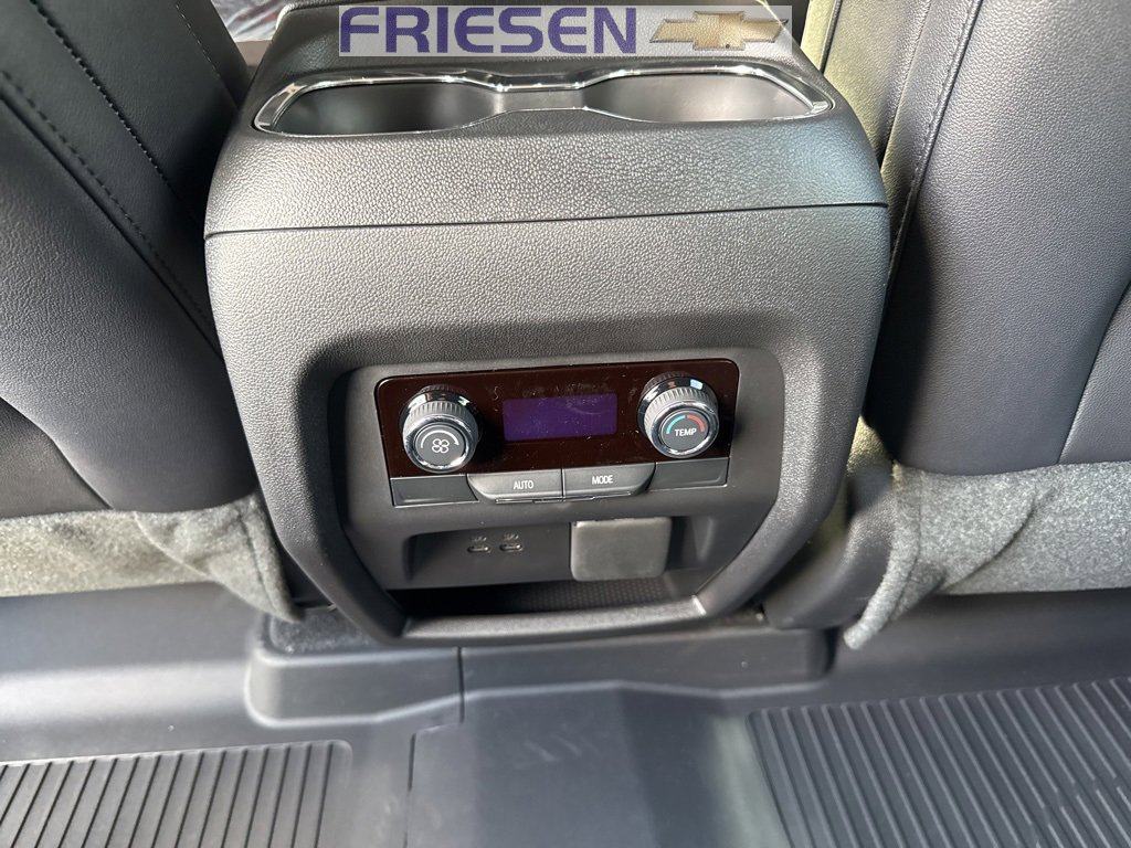 New 2026 Chevrolet Traverse LT w/ Midnight/Sport Edition image 11