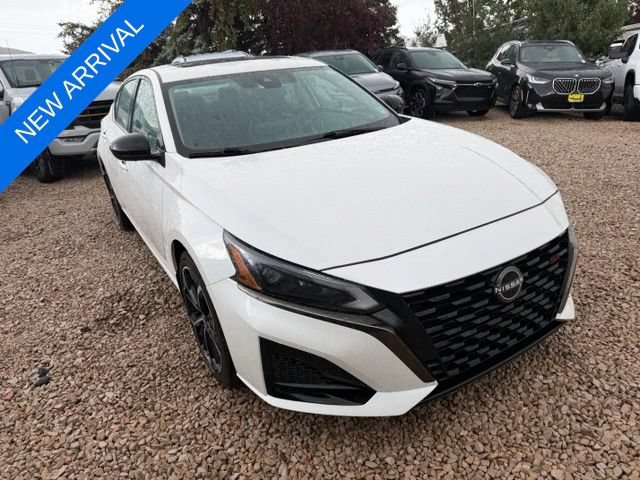 Used 2024 Nissan Altima 2.5 SR w/ SR Premium Package AWD/4WD image 3