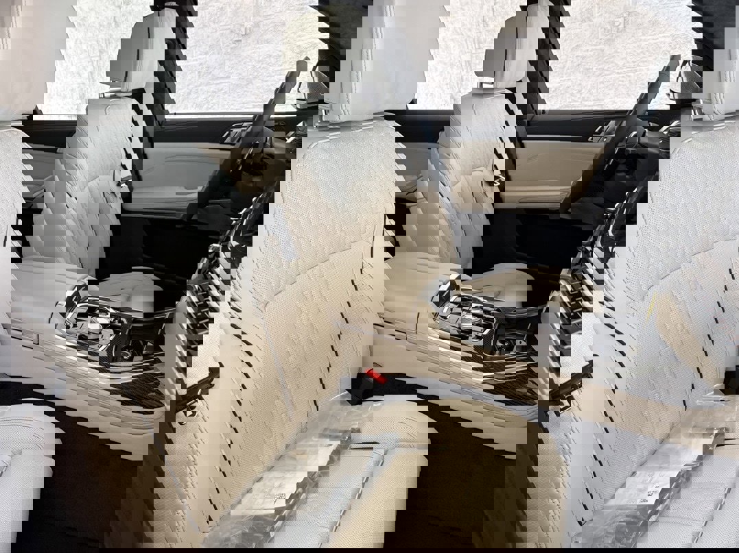 New 2026 BMW X7 M60i image 58