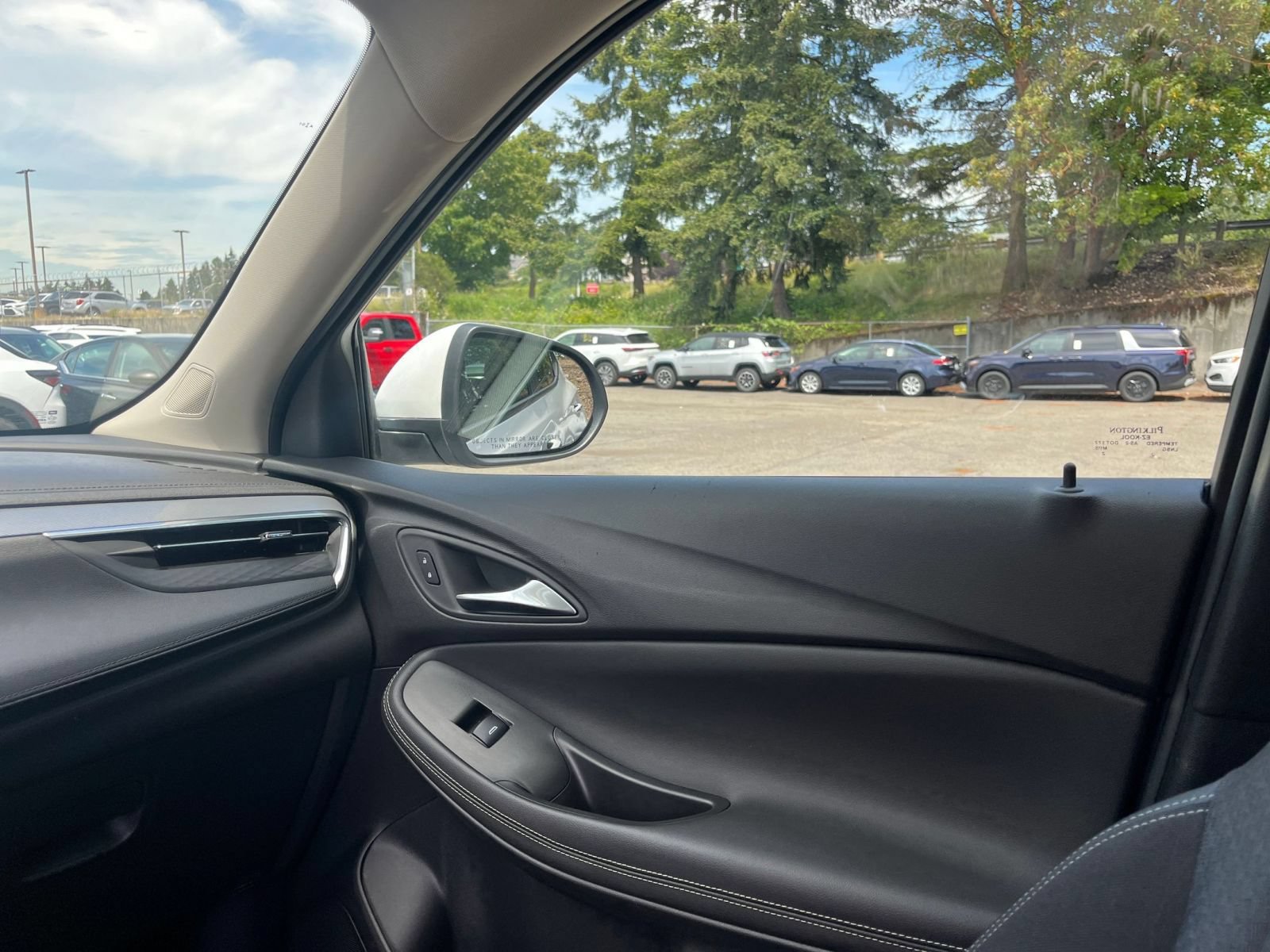 Used 2025 Buick Encore GX Preferred FWD image 35