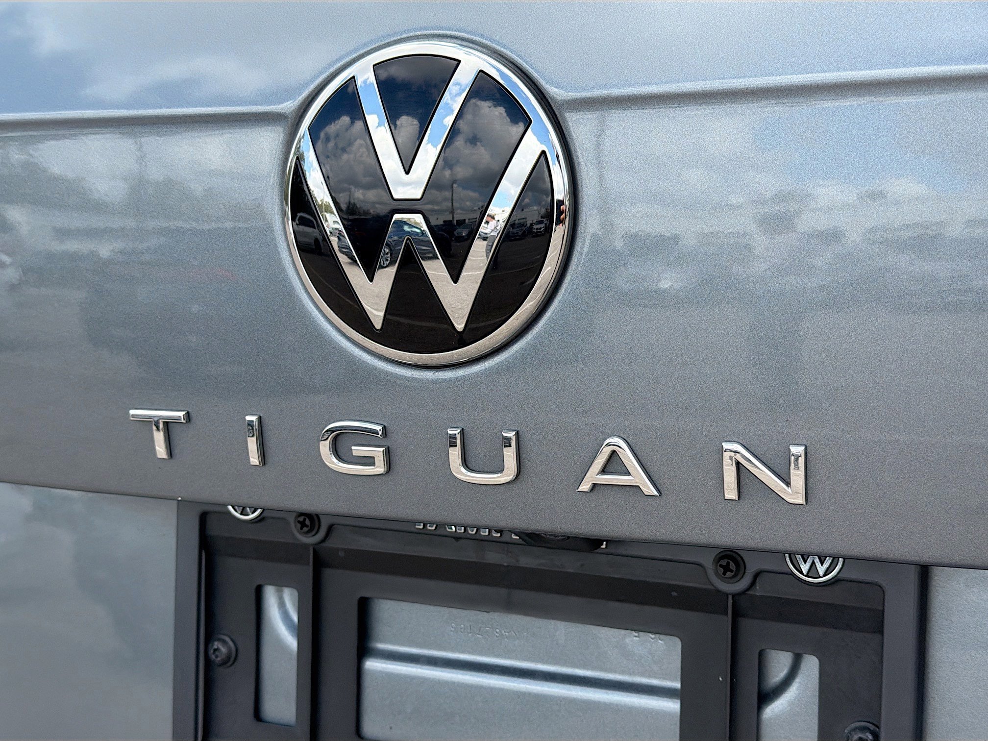Used 2022 Volkswagen Tiguan SE image 11