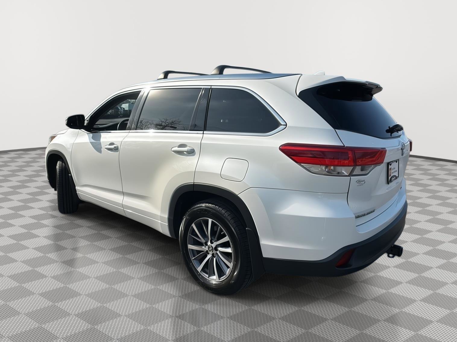 Used 2017 Toyota Highlander XLE image 26