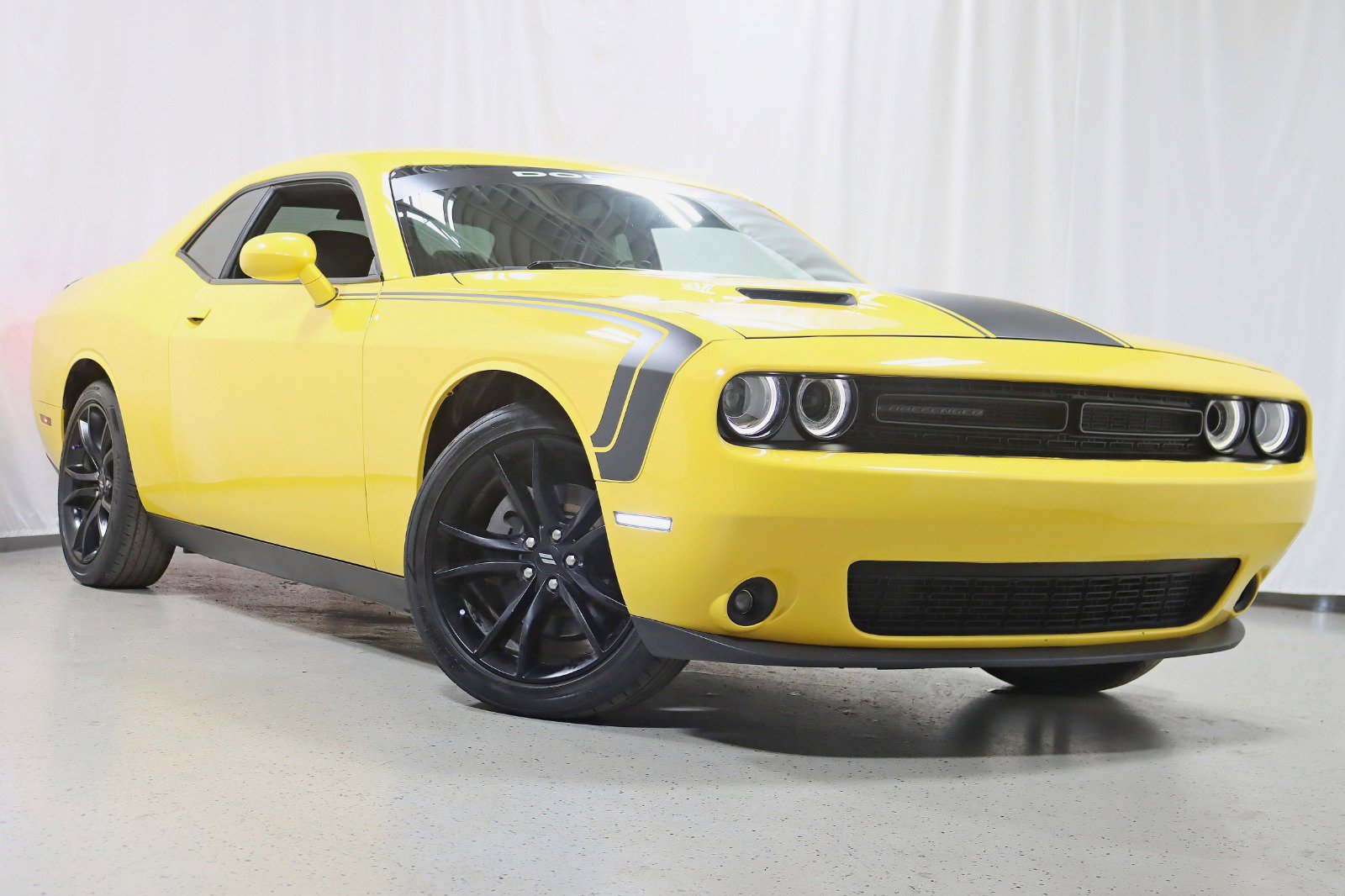 Used 2018 Dodge Challenger SXT Plus image 7