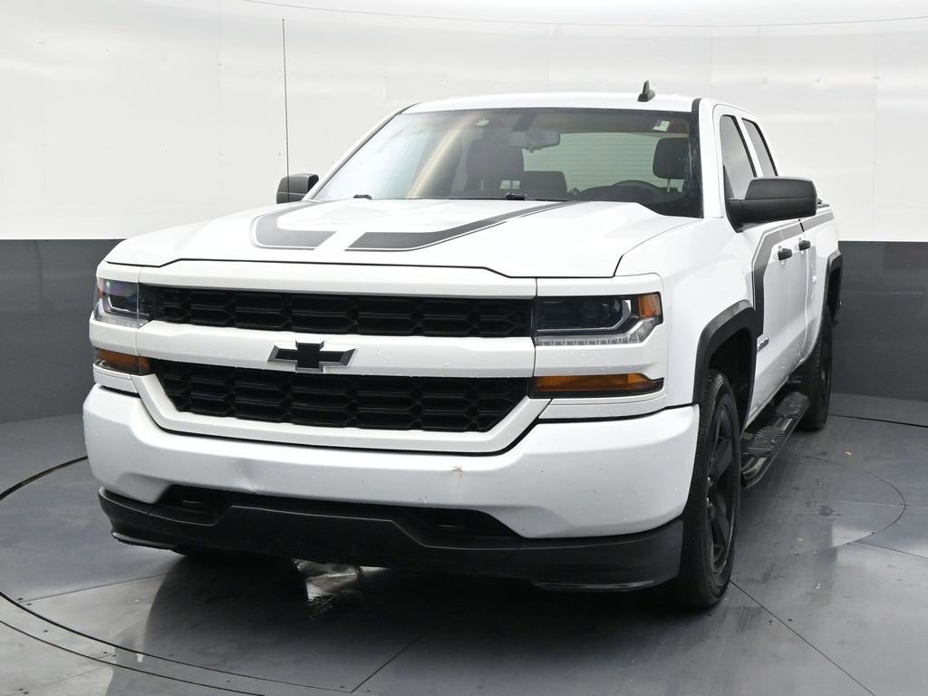 Used 2018 Chevrolet Silverado 1500 Custom w/ Custom Value Package RWD image 8
