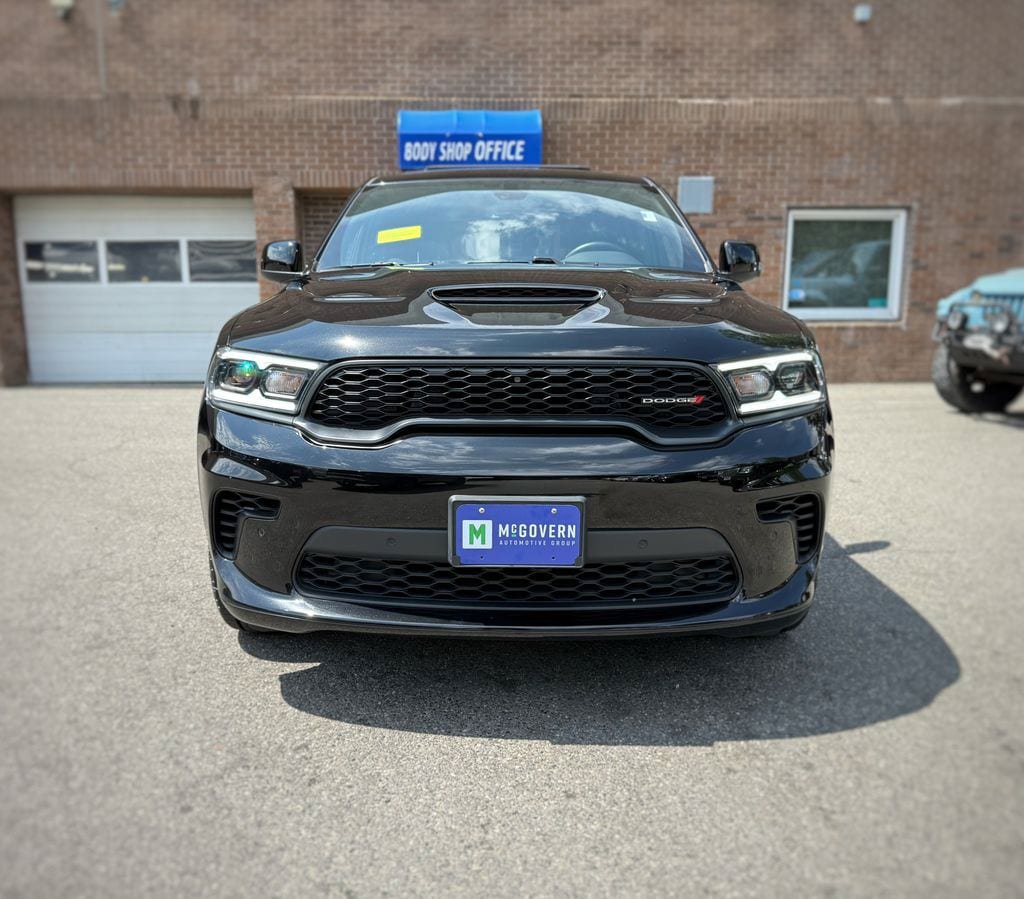 Used 2023 Dodge Durango R/T w/ Blacktop Package AWD/4WD image 2