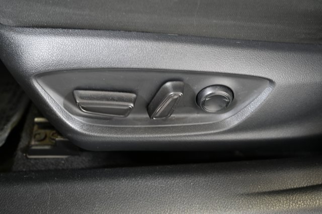 Used 2019 Toyota Camry LE image 22