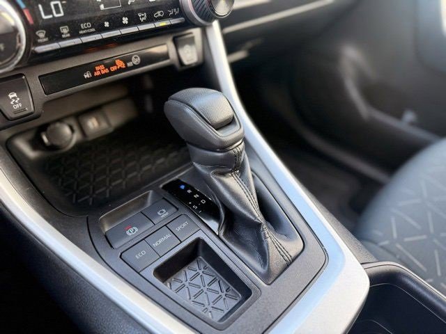 Used 2024 Toyota RAV4 XLE image 12