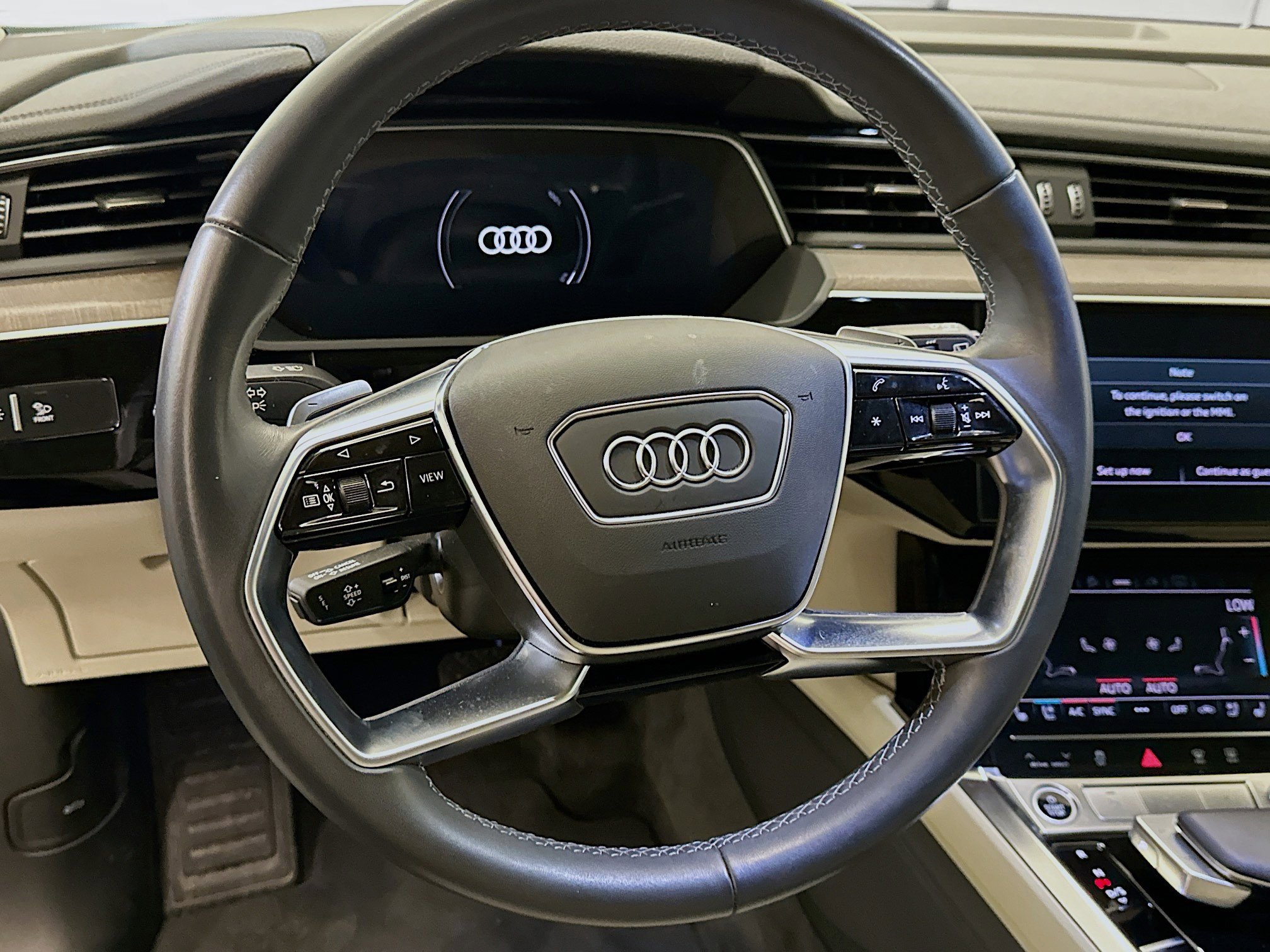 Used 2024 Audi Q8 e-tron Premium Plus w/ Premium Plus Package AWD/4WD image 18