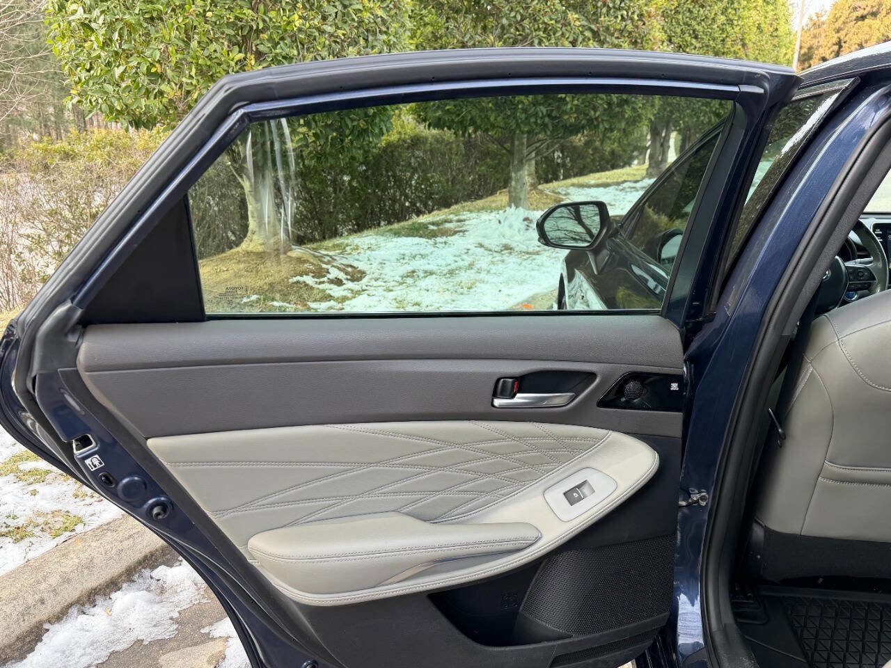 Used 2019 Toyota Avalon Limited image 23