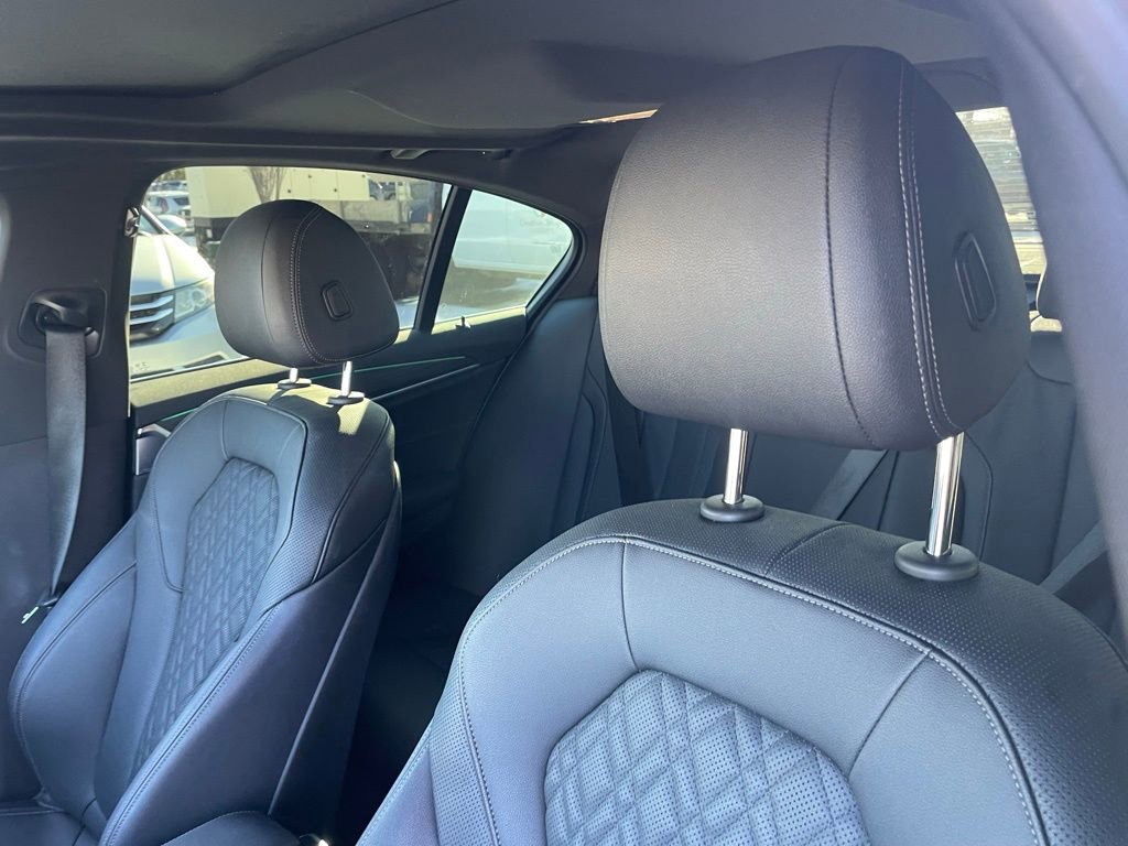 Used 2022 BMW 530i w/ Convenience Package image 22