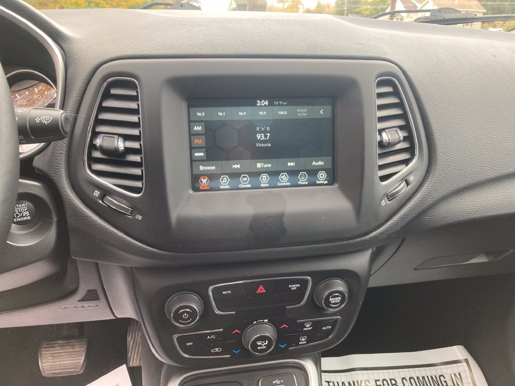 Used 2019 Jeep Compass Latitude w/ Cold Weather Group AWD/4WD image 23