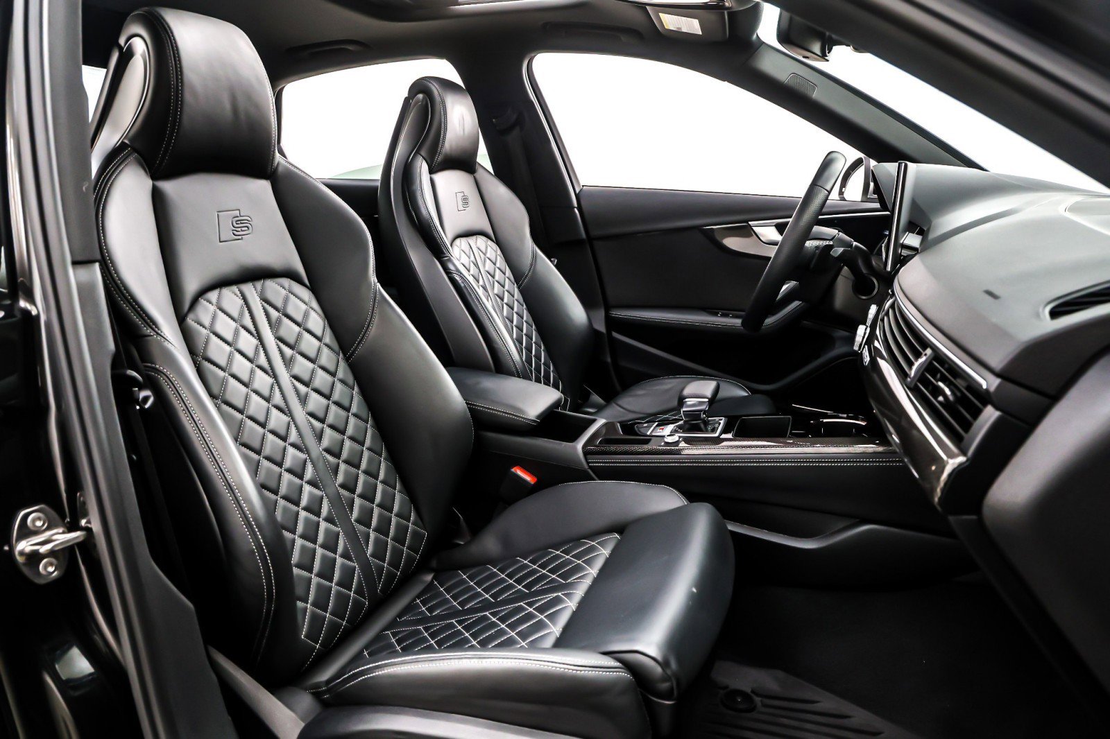 Used 2023 Audi S4 Premium Plus w/ Premium Plus Package image 7