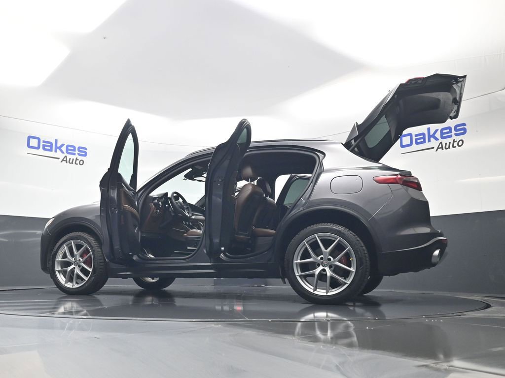 Used 2018 Alfa Romeo Stelvio Ti Sport image 63