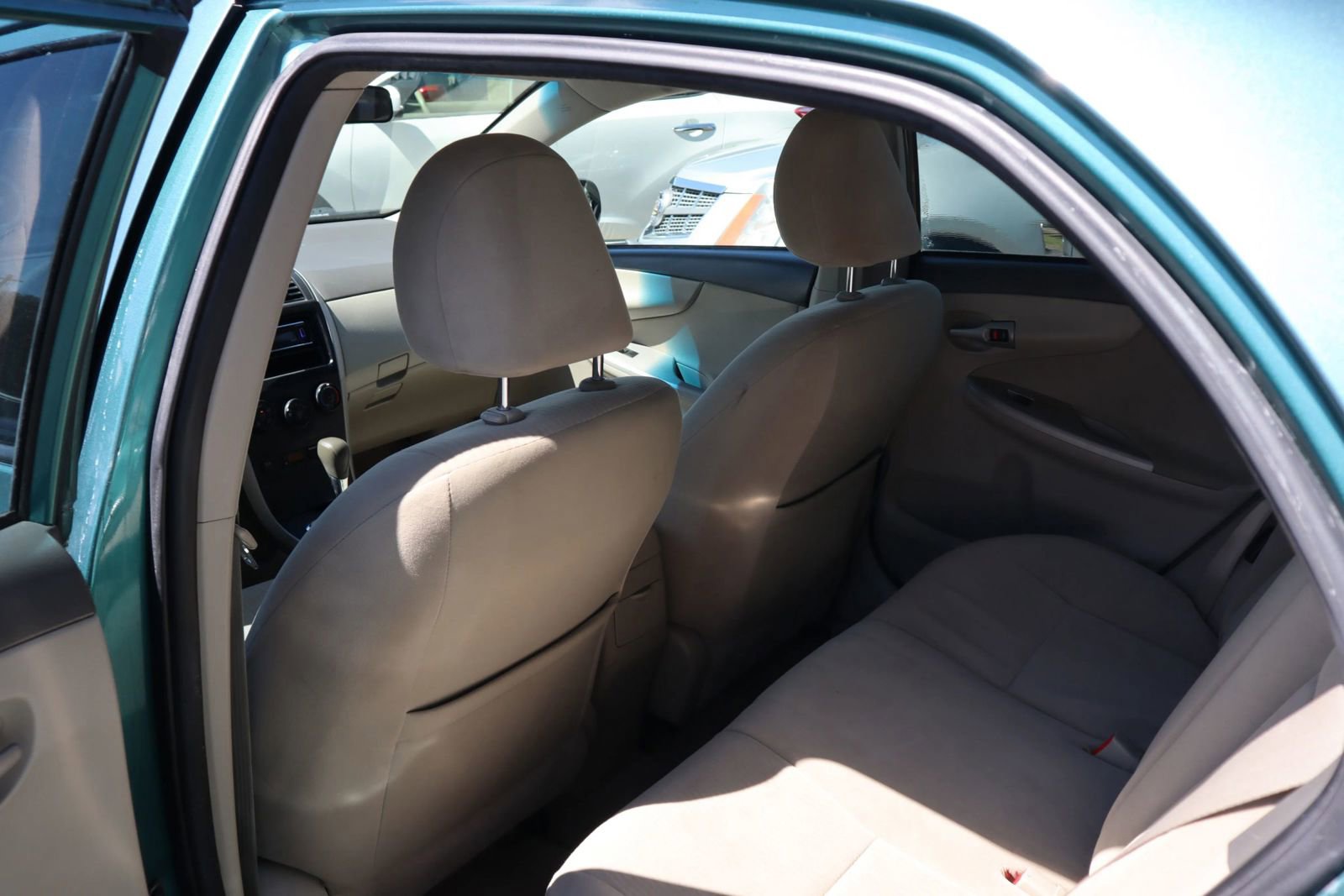 Used 2010 Toyota Corolla LE image 7