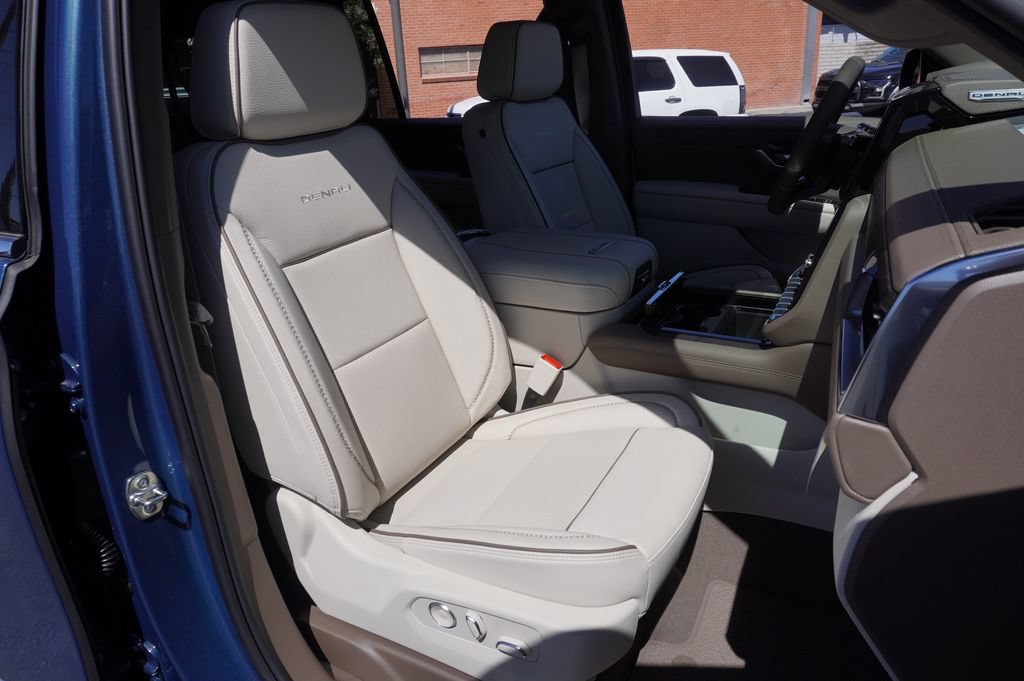 New 2026 GMC Yukon XL Denali w/ Sun & Power Step Package AWD/4WD image 13
