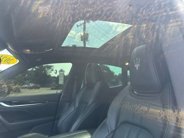 Used 2021 Maserati Levante GranSport AWD/4WD image 21