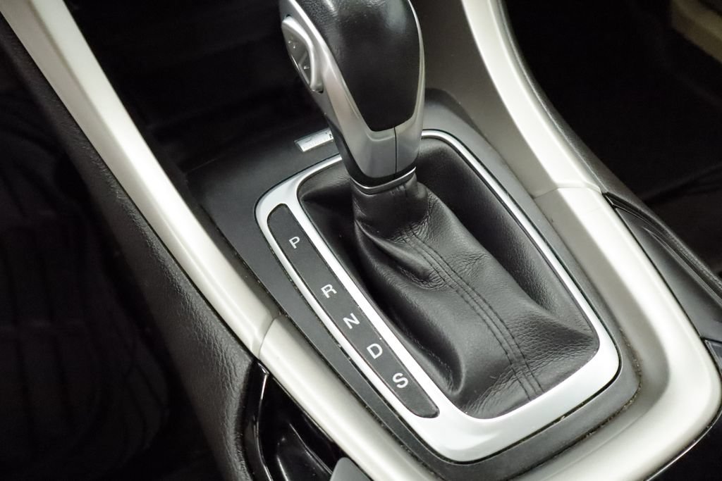 Used 2015 Ford Fusion SE w/ Equipment Group 202A FWD image 31