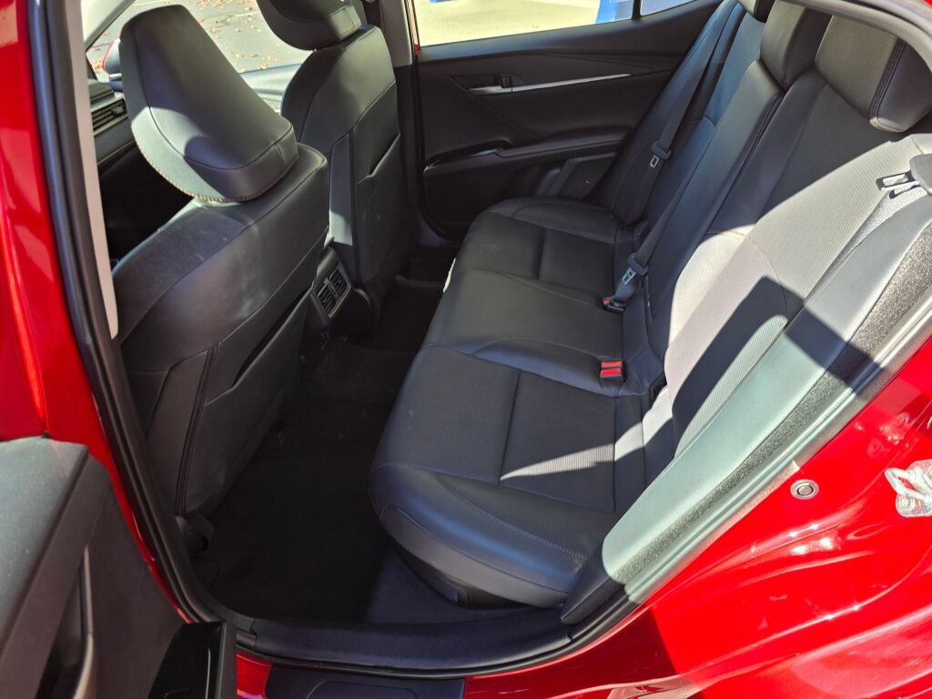 Used 2025 Toyota Camry XLE FWD image 18