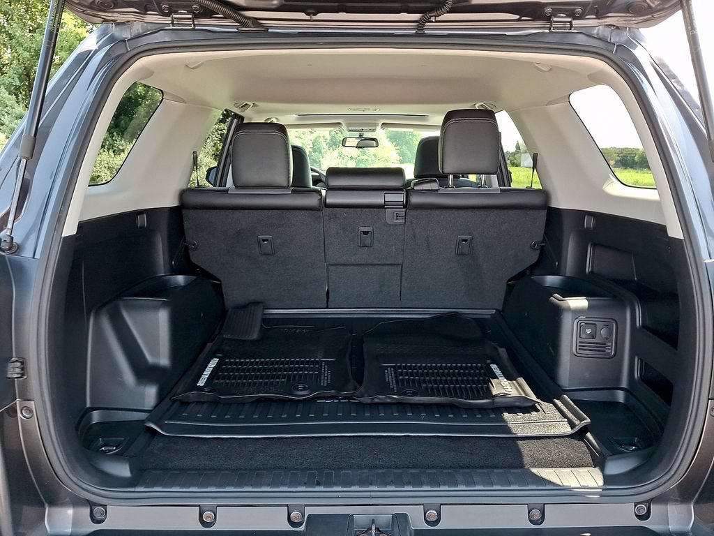 Used 2018 Toyota 4Runner SR5 Premium AWD/4WD image 28