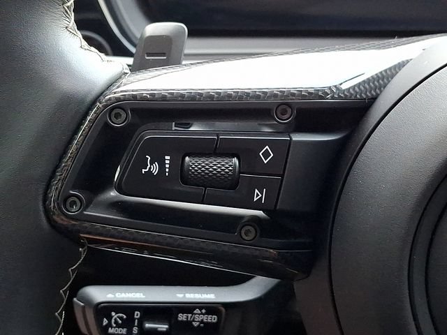 Certified 2025 Porsche Cayenne Turbo AWD/4WD image 25