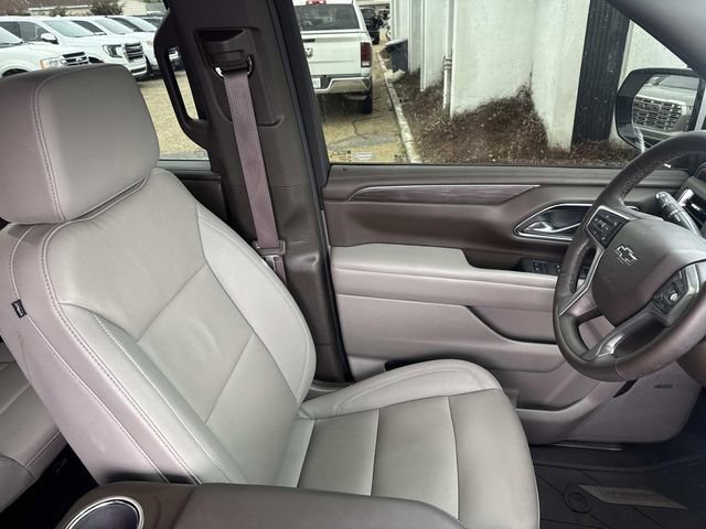 Used 2024 Chevrolet Tahoe Z71 w/ Luxury Package AWD/4WD image 14