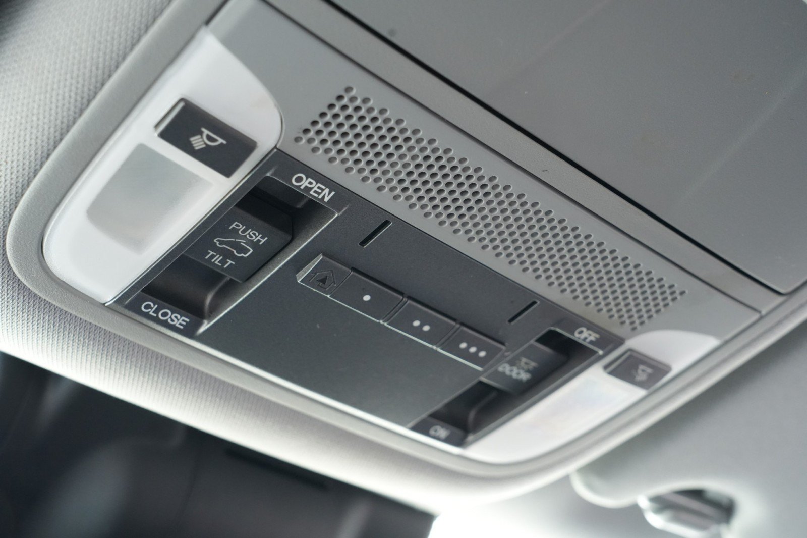 Used 2019 Acura MDX FWD image 32