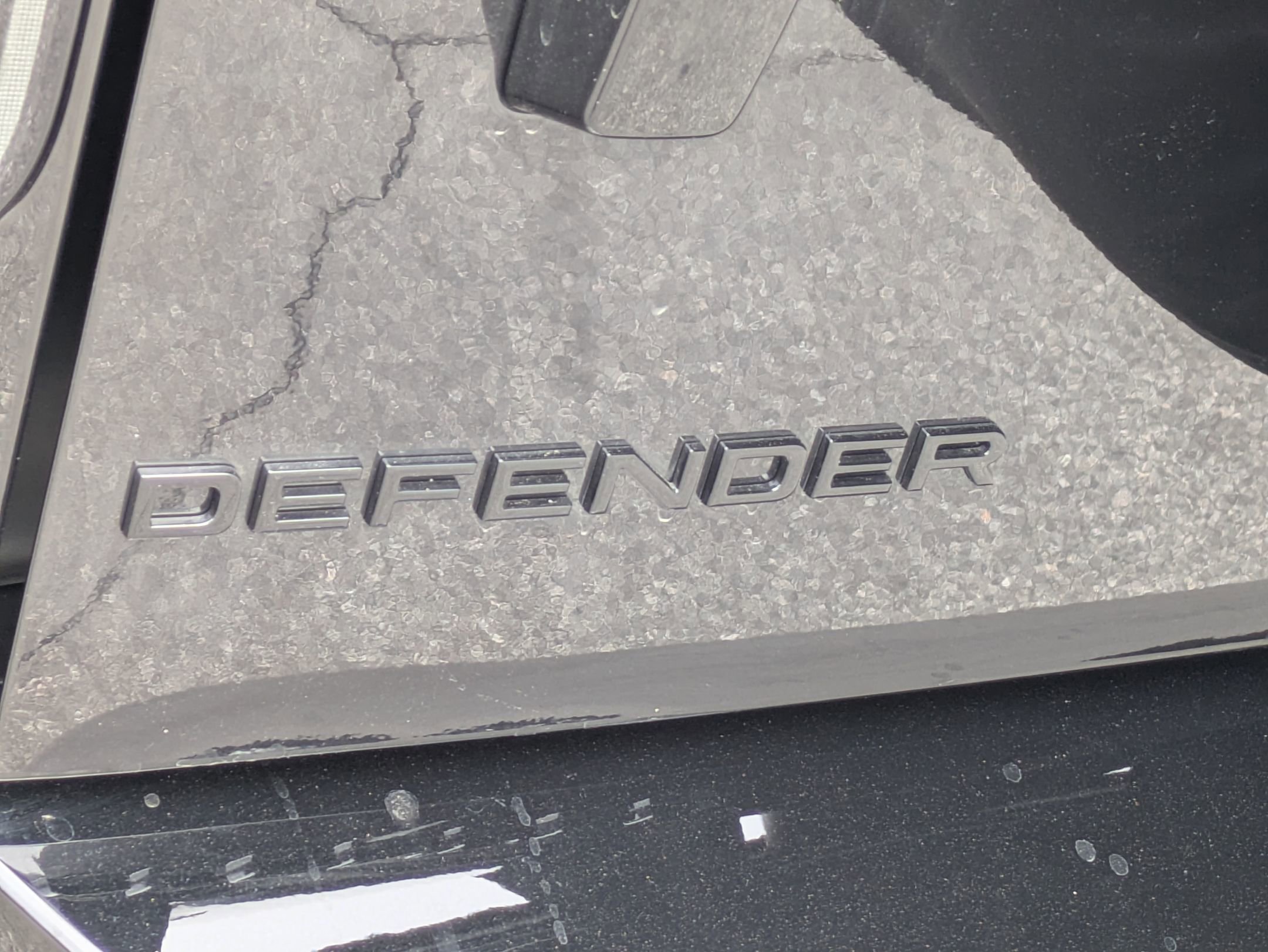 New 2026 Land Rover Defender 110 X-Dynamic SE image 34