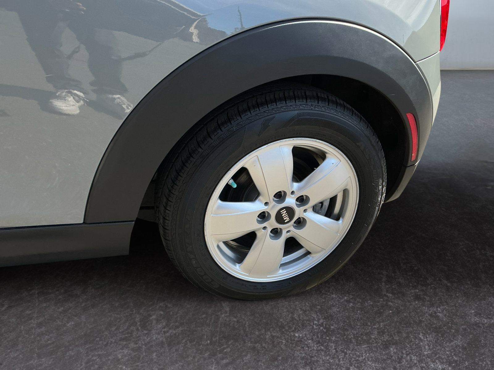 Used 2015 MINI Cooper 2-Door Hardtop image 9