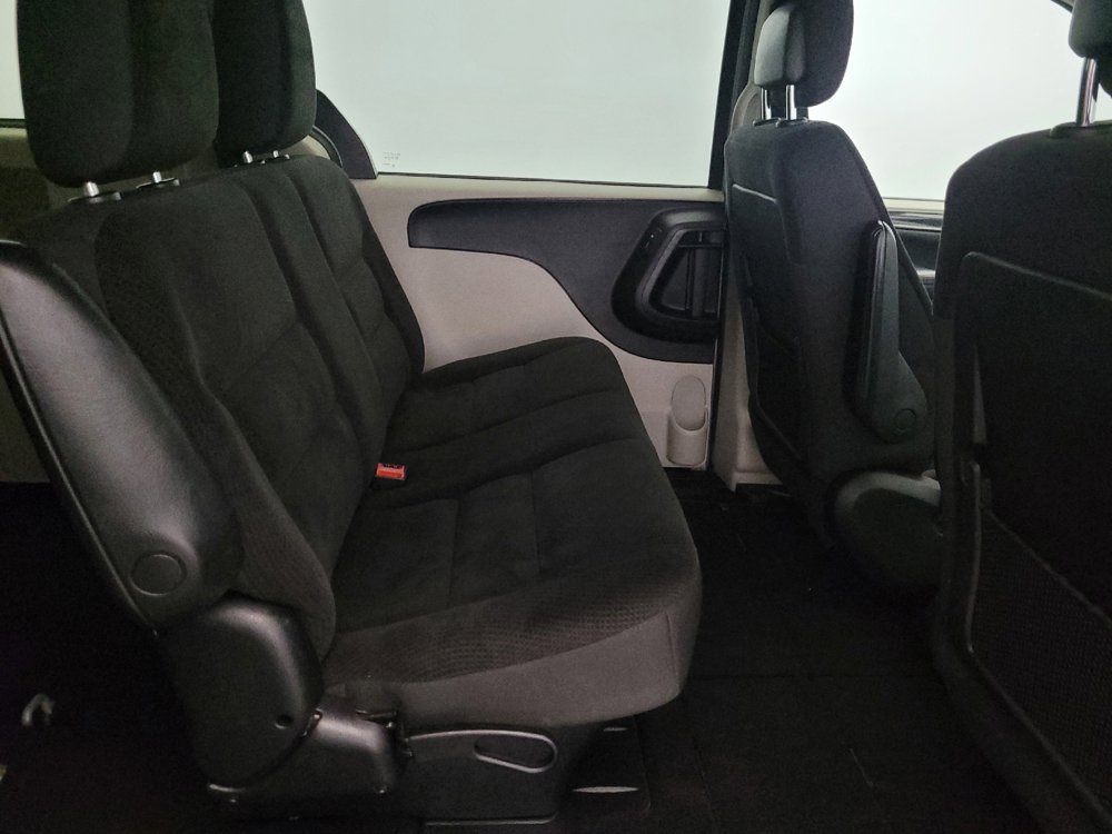 Used 2019 Dodge Grand Caravan SE FWD image 19